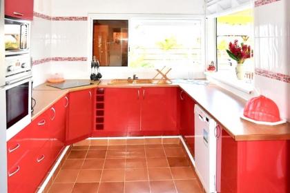 House with 4 bedrooms in Saint Francois with private pool enclosed garden and WiFi 3 km from the beach - image 9