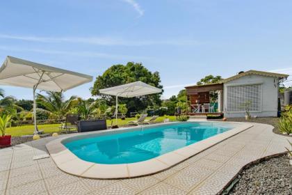 Bungalow with one bedroom in Petit Bourg with shared pool enclosed garden and WiFi 10 km from the beach - image 4