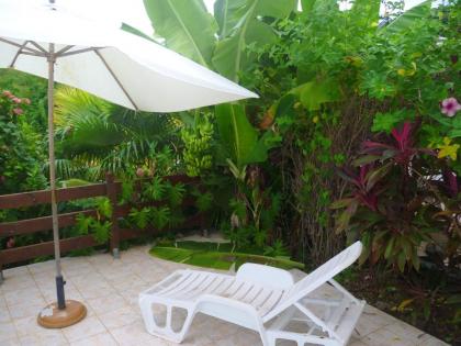 Studio in Marigot with wonderful sea view enclosed garden and WiFi - image 8