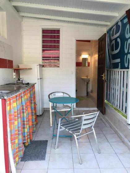 Studio in Guillon with enclosed garden and WiFi 2 km from the beach - image 2