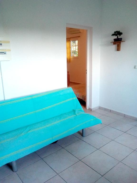 Apartment with one bedroom in Saint Anne with shared pool enclosed garden and WiFi 2 km from the beach - image 3