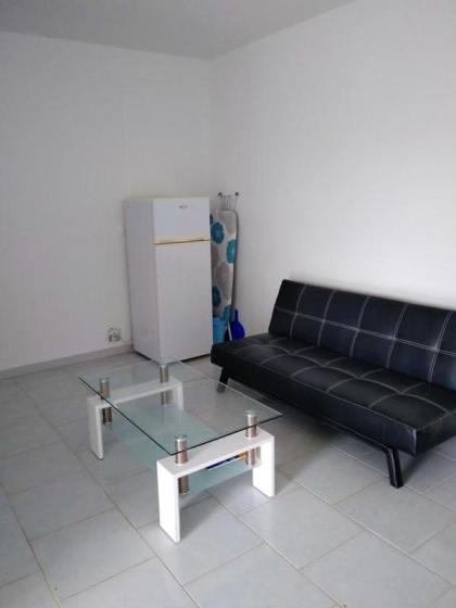 Studio in Le Gosier with furnished garden and WiFi 3 km from the beach - image 1