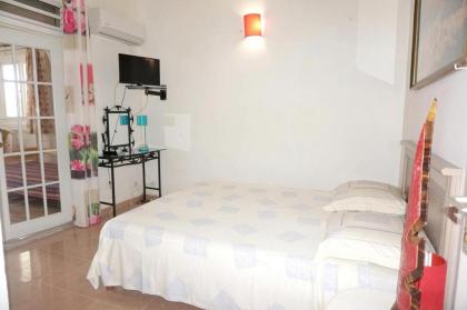 Apartment with one bedroom in Le Gosier with furnished terrace and WiFi 3 km from the beach - image 2