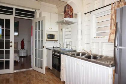 Apartment with one bedroom in Le Gosier with furnished terrace and WiFi 3 km from the beach - image 3