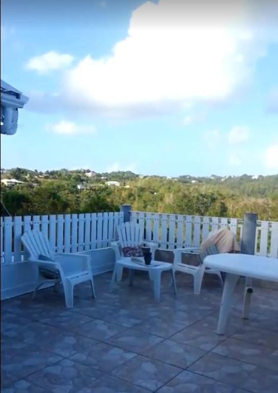 Studio in Le Gosier with furnished terrace and WiFi 3 km from the beach - image 4