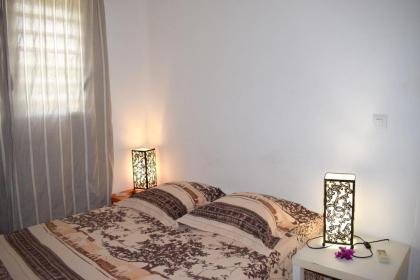 House with one bedroom in Le Gosier with furnished terrace and WiFi 1 km from the beach - image 14