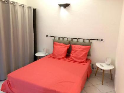 Apartment with one bedroom in Le Gosier with enclosed garden and WiFi 5 km from the beach - image 15