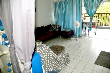Apartment with one bedroom in Le Moule with furnished terrace and WiFi 100 m from the beach - image 2