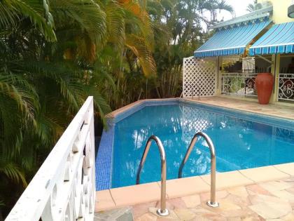 Bungalow with one bedroom in Le Gosier with shared pool enclosed garden and WiFi - image 6