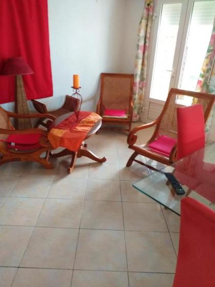 Studio in Goyave with wonderful city view furnished garden and WiFi 4 km from the beach - image 2