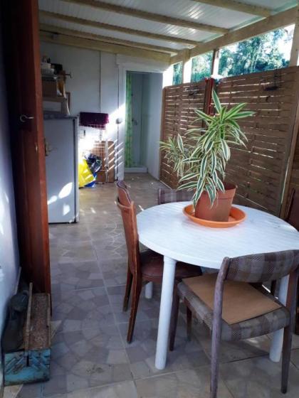 House with one bedroom in Petit Bourg with furnished garden and WiFi 20 km from the beach - image 4