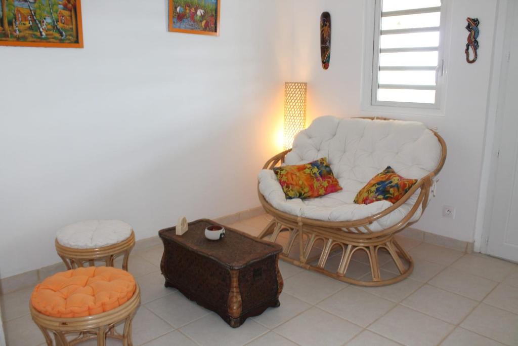 Kazavannah beautiful brand new bungalow Vieux Habitants Guadeloupe - image 3
