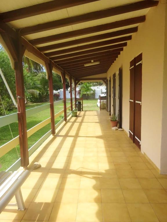 House with 2 bedrooms in Le Moule with wonderful sea view and enclosed garden 300 m from the beach - image 2