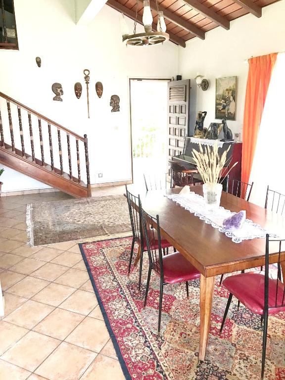 House with 4 bedrooms in Douville with enclosed garden and WiFi 3 km from the beach - image 4