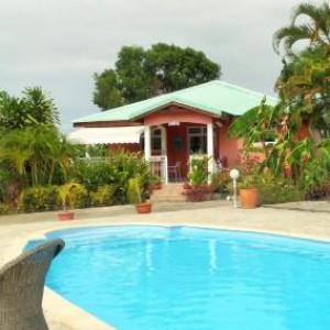 Maison de 2 chambres avec piscine partagee jardin clos et wifi a Petit Canal