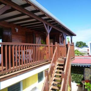 Chalet d'une chambre avec terrasse amenagee et wifi a Le Moule a 3 km de la plage