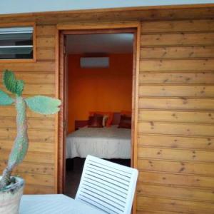 Appartement de 2 chambres avec piscine partagee jardin amenage et wifi a Le Moule a 1 km de la plage