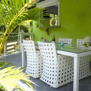 Appartement d'une chambre avec piscine partagee jacuzzi et jardin clos a Lamentin