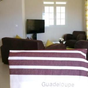 Maison de 3 chambres avec vue sur le lac terrasse amenagee et wifi a Vieux Habitants