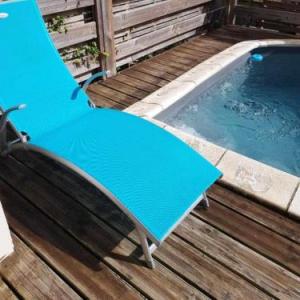 Maison d'une chambre avec vue sur la mer piscine privee et jacuzzi a Le Moule