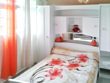 Villa de 3 chambres avec piscine privee jardin clos et wifi a Saint Francois a 3 km de la plage - image 3