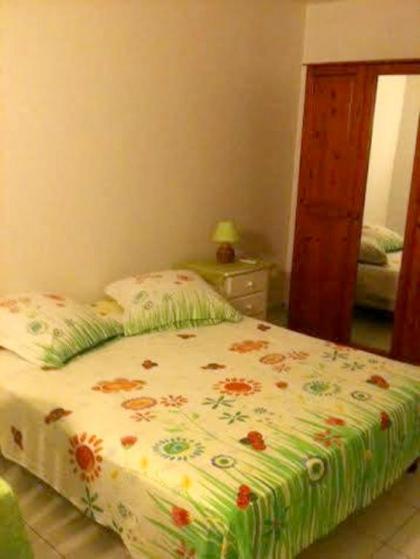 Appartement de 4 chambres avec piscine partagee jardin clos et wifi a Le Gosier a 5 km de la plage - image 12