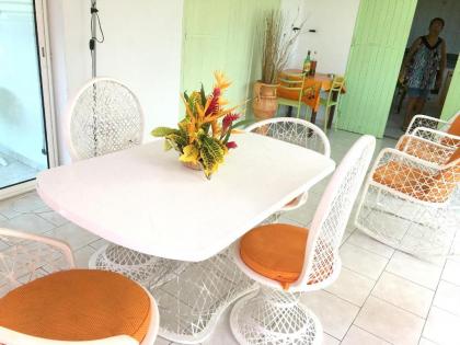 Appartement de 4 chambres avec piscine partagee jardin clos et wifi a Le Gosier a 5 km de la plage - image 5