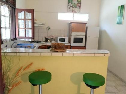 Appartement de 4 chambres avec piscine partagee jardin clos et wifi a Le Gosier a 5 km de la plage - image 8