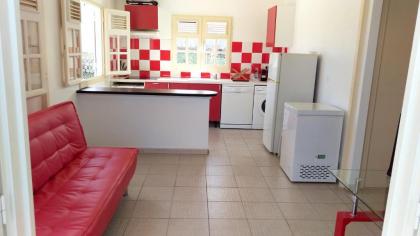 Maison de 2 chambres avec jardin amenage et wifi a Anse Bertrand a 1 km de la plage - image 6