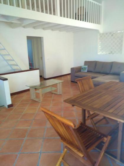 Villa de 4 chambres a Moule a 50 m de la plage avec vue sur la mer piscine privee et jardin clos - image 2