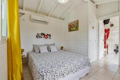 Bungalow d'une chambre avec piscine partagee jardin clos et wifi a Petit Bourg - image 3
