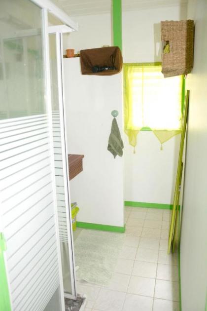 Bungalow with one bedroom in PointeNoire with furnished garden and WiFi - image 10
