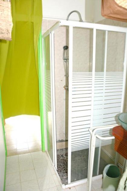 Bungalow with one bedroom in PointeNoire with furnished garden and WiFi - image 9