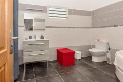 Villa les Mineurs : Superbe Villa avec Piscine et Jardin - image 3