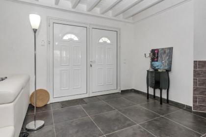 Villa les Mineurs : Superbe Villa avec Piscine et Jardin - image 5