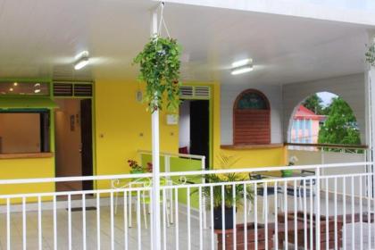 House with one bedroom in Le Gosier with furnished terrace and WiFi 3 km from the beach - image 8