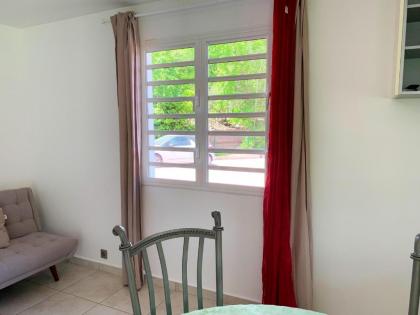 Appartement d'une chambre avec piscine partagee jardin clos et wifi a Le Gosier a 2 km de la plage - image 12