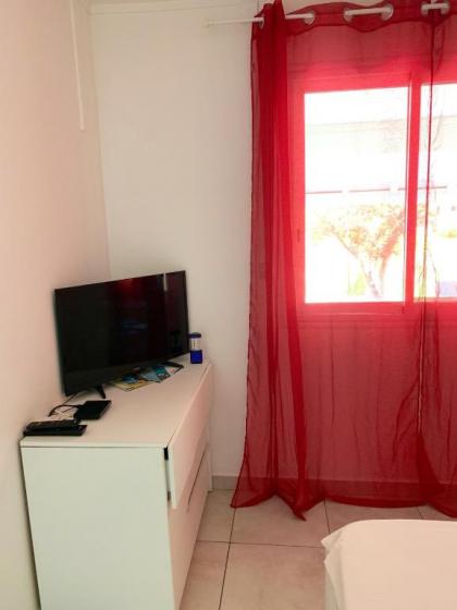Appartement d'une chambre avec piscine partagee jardin clos et wifi a Le Gosier a 2 km de la plage - image 2