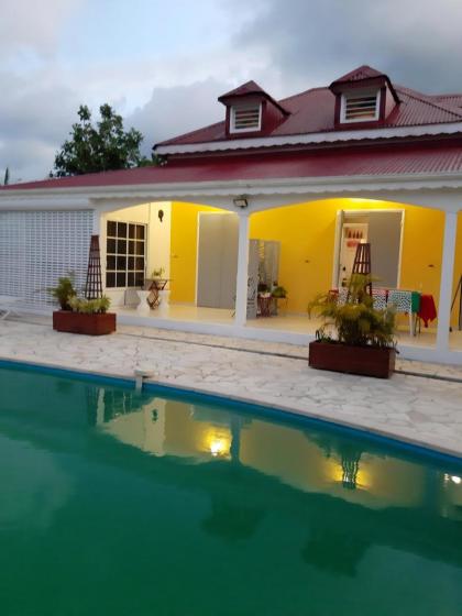 Studio avec piscine partagee jardin clos et wifi a Sainte Rose