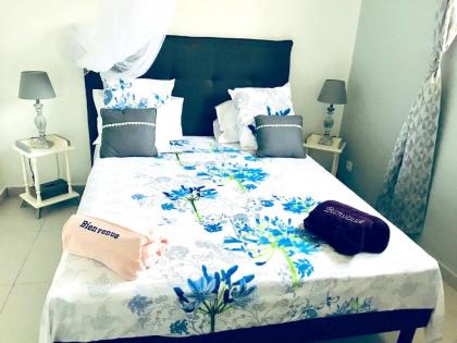 Maison de 2 chambres avec vue sur la mer jacuzzi et jardin clos a Petit Canal a 8 km de la plage - image 9