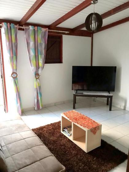 Maison d'une chambre avec jardin clos et wifi a Le Gosier - image 3