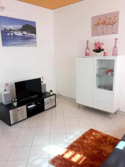 Maison d'une chambre avec piscine partagee terrasse amenagee et wifi a Petit Bourg - image 6