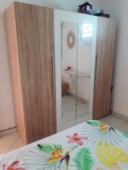 Maison d'une chambre avec piscine partagee terrasse amenagee et wifi a Petit Bourg - image 9