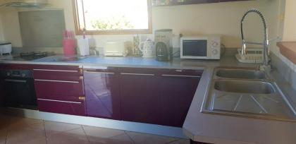 Villa de 3 chambres avec piscine privee et jardin clos a Le moule a 6 km de la plage - image 4