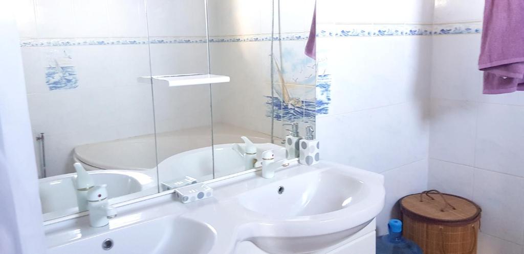 Villa de 3 chambres avec piscine privee et jardin clos a Le moule a 6 km de la plage - image 7