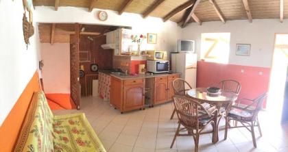 Maison de 2 chambres avec jardin clos et wifi a Le Moule a 2 km de la plage - image 8
