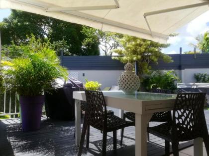 Maison de 4 chambres avec vue sur la mer jacuzzi et jardin clos a Sainte Rose a 5 km de la plage - image 24