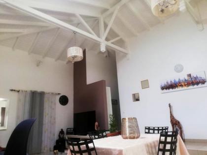 Maison de 4 chambres avec vue sur la mer jacuzzi et jardin clos a Sainte Rose a 5 km de la plage - image 27
