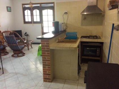 Appartement d'une chambre avec jardin clos et wifi a Petit Canal a 8 km de la plage - image 5