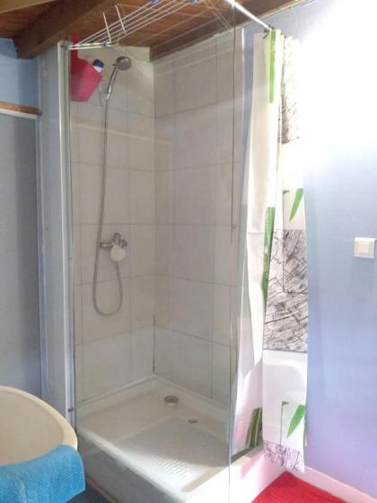 Bungalow d'une chambre avec piscine partagee jardin clos et wifi a Le Gosier a 2 km de la plage - image 15